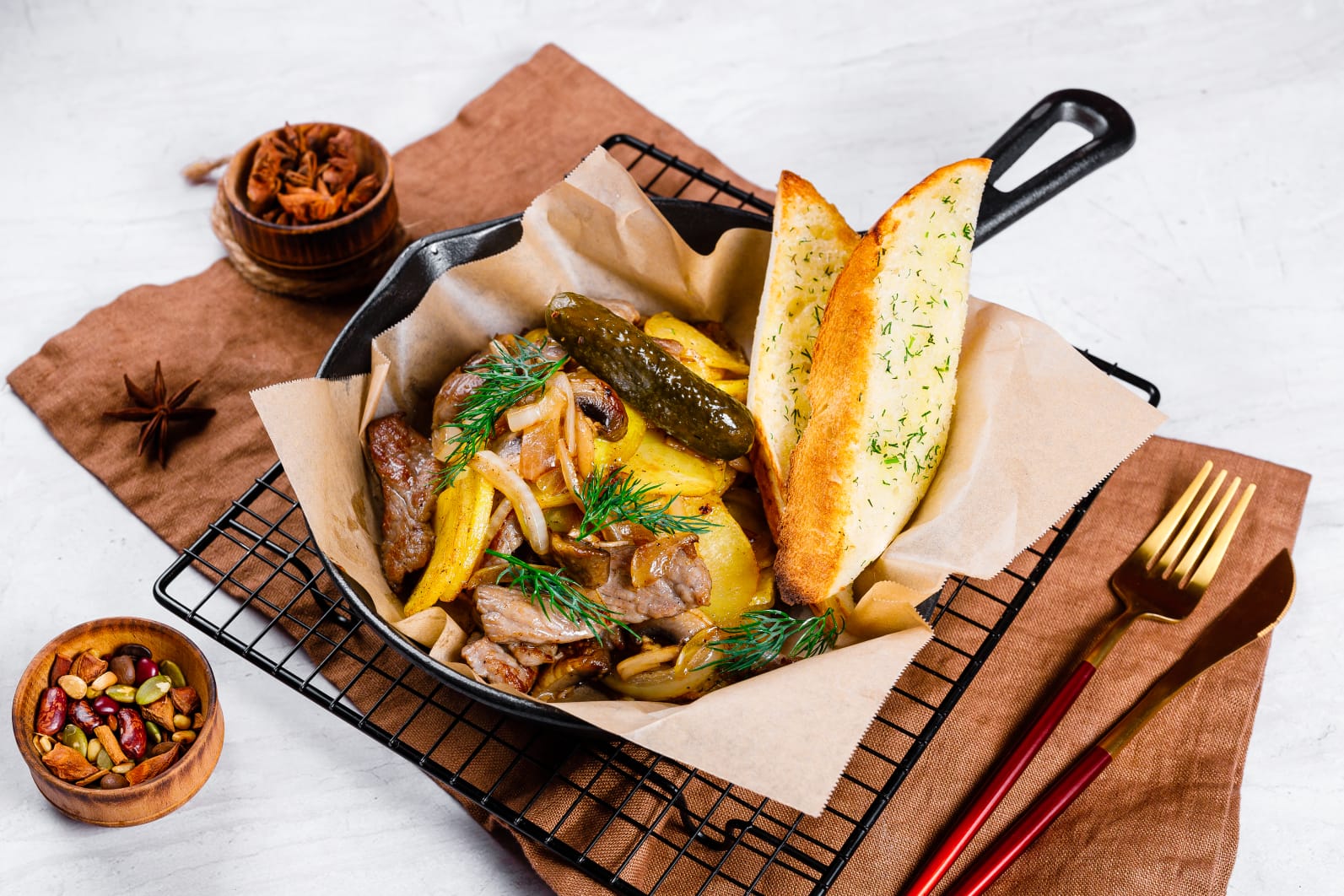 Картофель по-деревенски с мясом/курицей